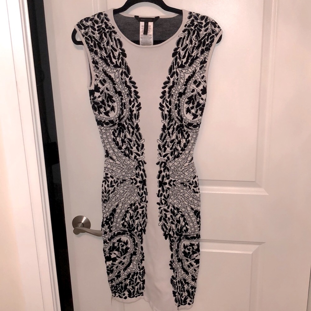 BCBG MAXAZRIA BODY con Knit Cocktail Dress